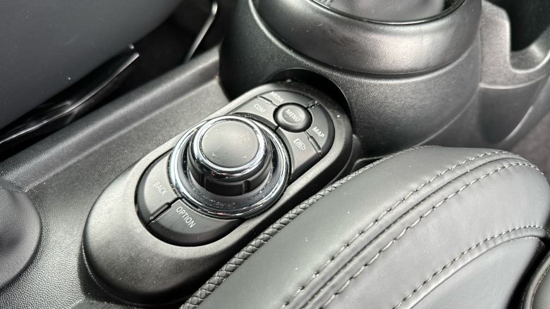 MINI Hatchback 1.5 Cooper Exclusive 3dr Auto Petrol Hatchback